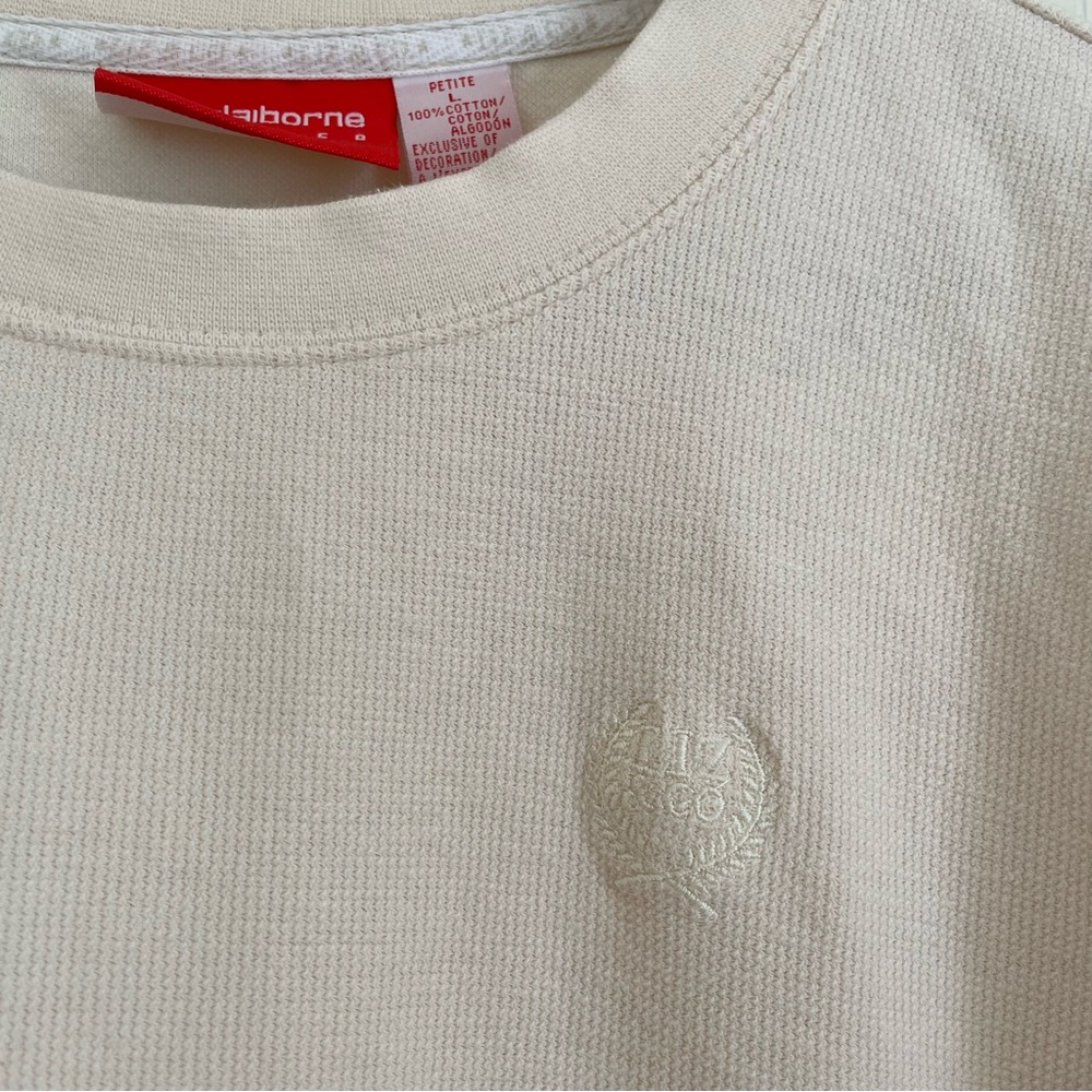 Liz Claiborne Liz & Co logo waffle texture long sleeve sweatshirt cream cropped - Picture 2 of 6